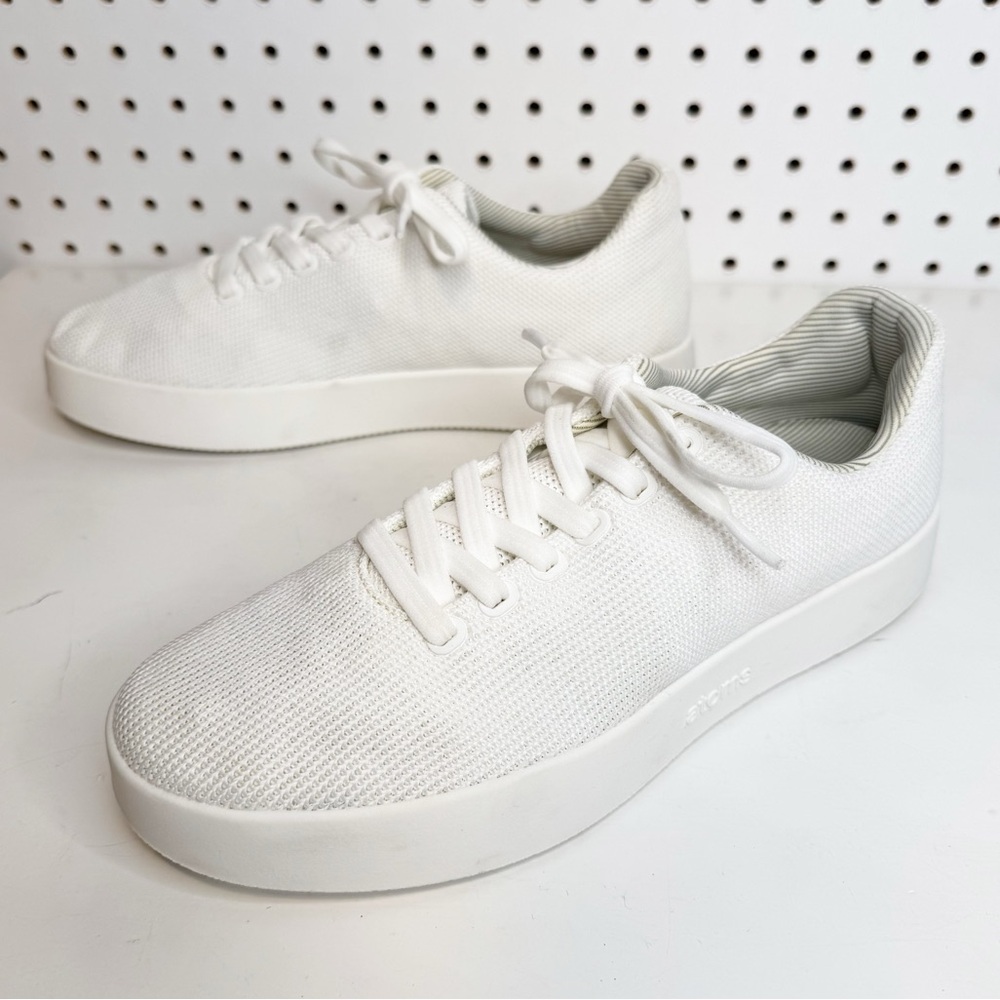 Atoms White Women's Sneakers
